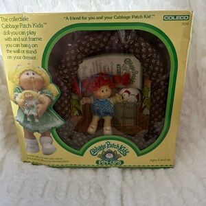 1983 cabbage, patch kid collectible pinup